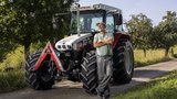 Der Steyr 975 A ist der Traumtraktor von Andreas Buser.  (Bild: «die grüne» / Pia Neuenschwander)