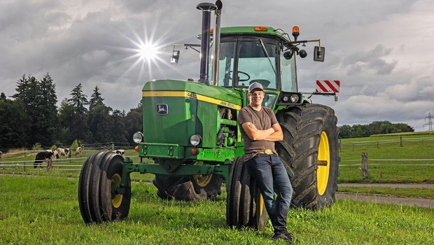 Der John Deere 4430 ist der Traumtraktor von Tim Flury aus Aesch SO.  (Bild: «die grüne» / Pia Neuenschwander)