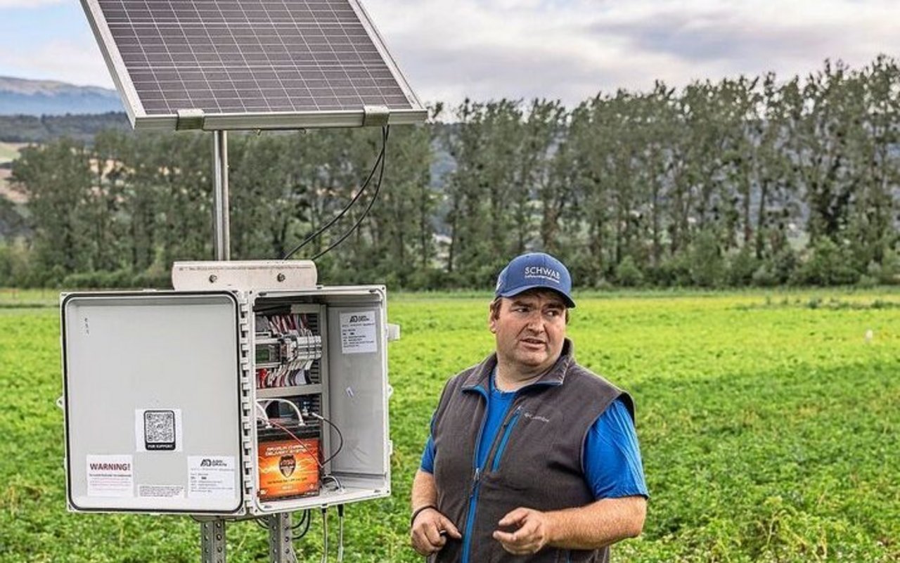 Das Herzstück der passiven Bewässerung ist die Steuerung mit Bodensonden, welche die Schieber in der Drainage steuert. 