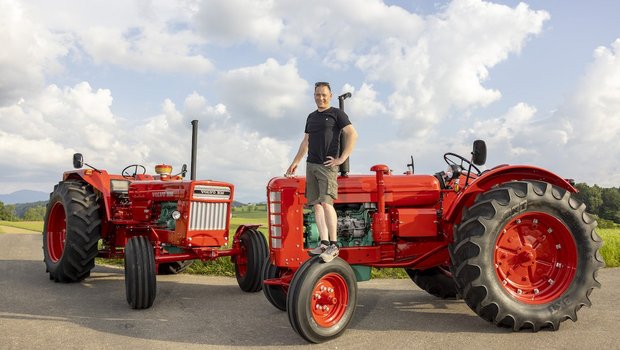 Die Traktoren Volvo BM 470 (rechts) und Volvo BM T810 (links) hat Hanspeter Seewer aus Schötz LU aufwändig restauriert.  (Bild: «die grüne» / Gian Vaitl)