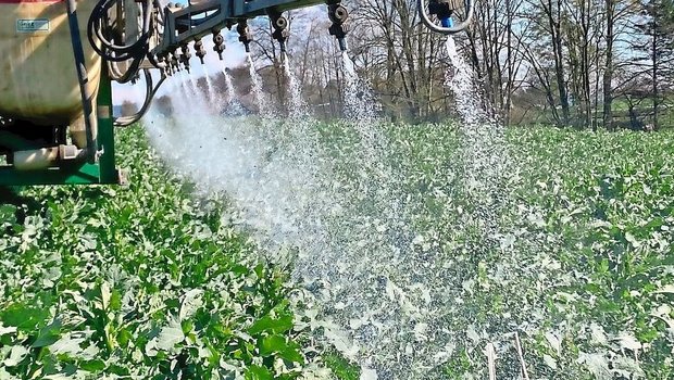 Weniger Mittel und strengere Auflagen erfordern eine hohe Professionalität beim Spritzen.