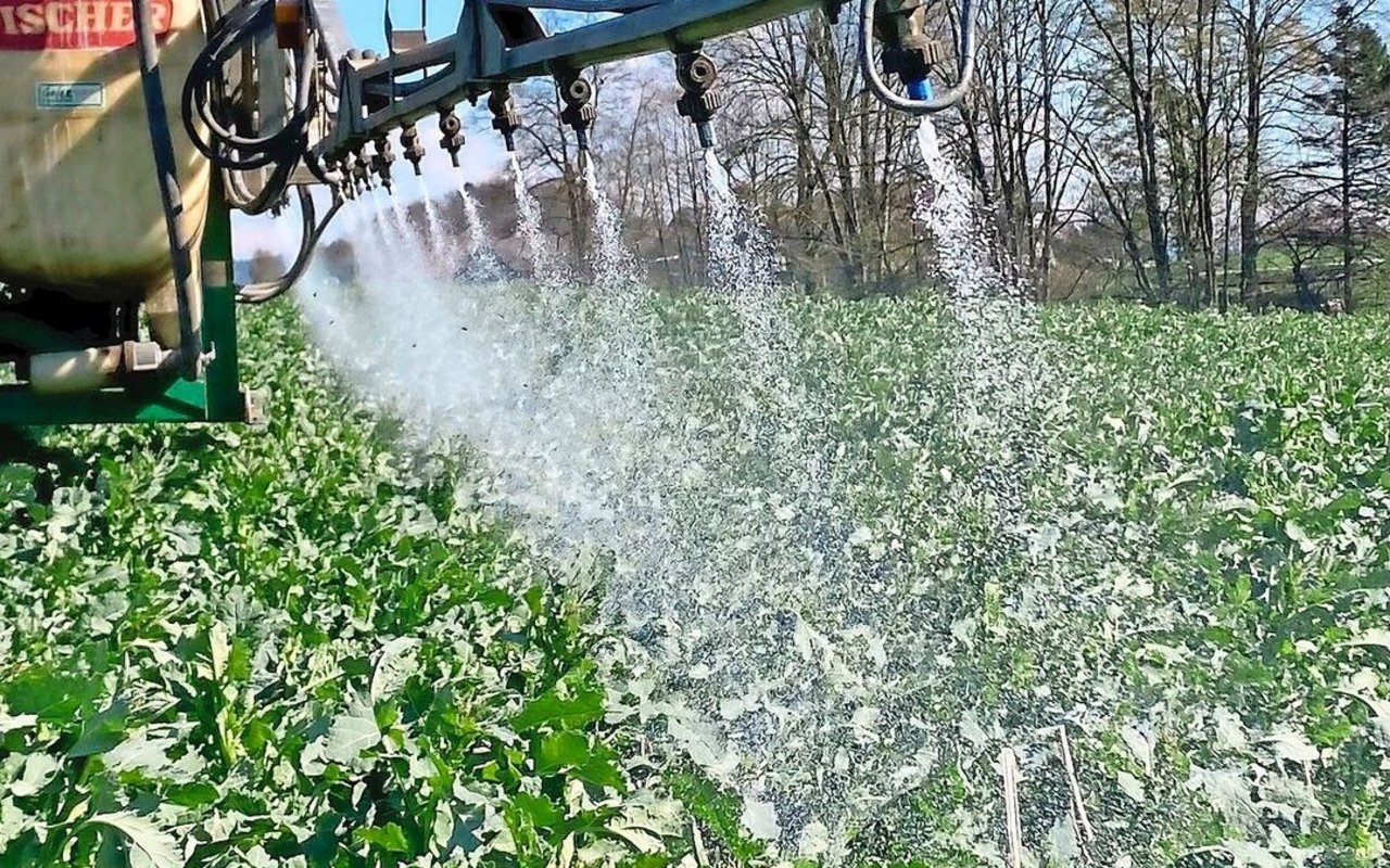 Weniger Mittel und strengere Auflagen erfordern eine hohe Professionalität beim Spritzen.
