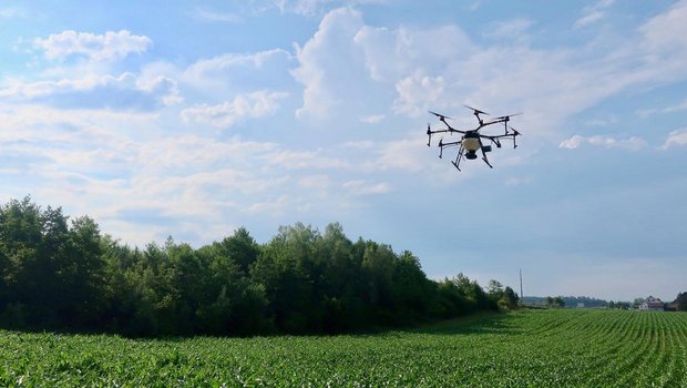 Drohnen brauchen auch in der Landwirtschaft Bewilligungen und eine Versicherung.